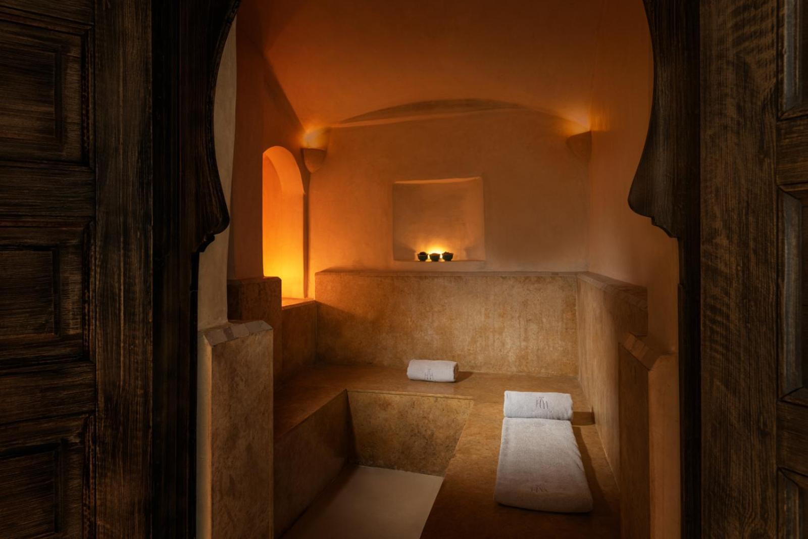 Hivernage Hotel & Spa Marakeş Dış mekan fotoğraf A hammam in Morocco